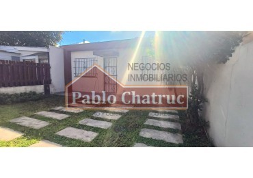 ALQUILER 24 MESES- CASA CON ENTRADA DE VEHICULO.